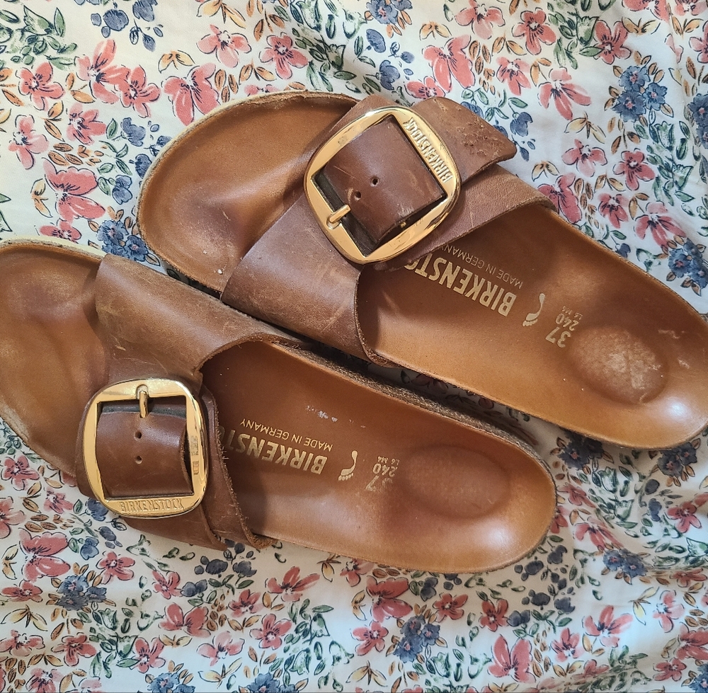 Birkenstock Brown Sandals with Gold Buckle | 6.5